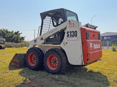 Mini Carregadeira Bobcat S130