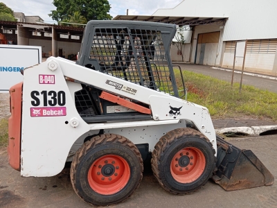 Mini Carregadeira Bobcat S130